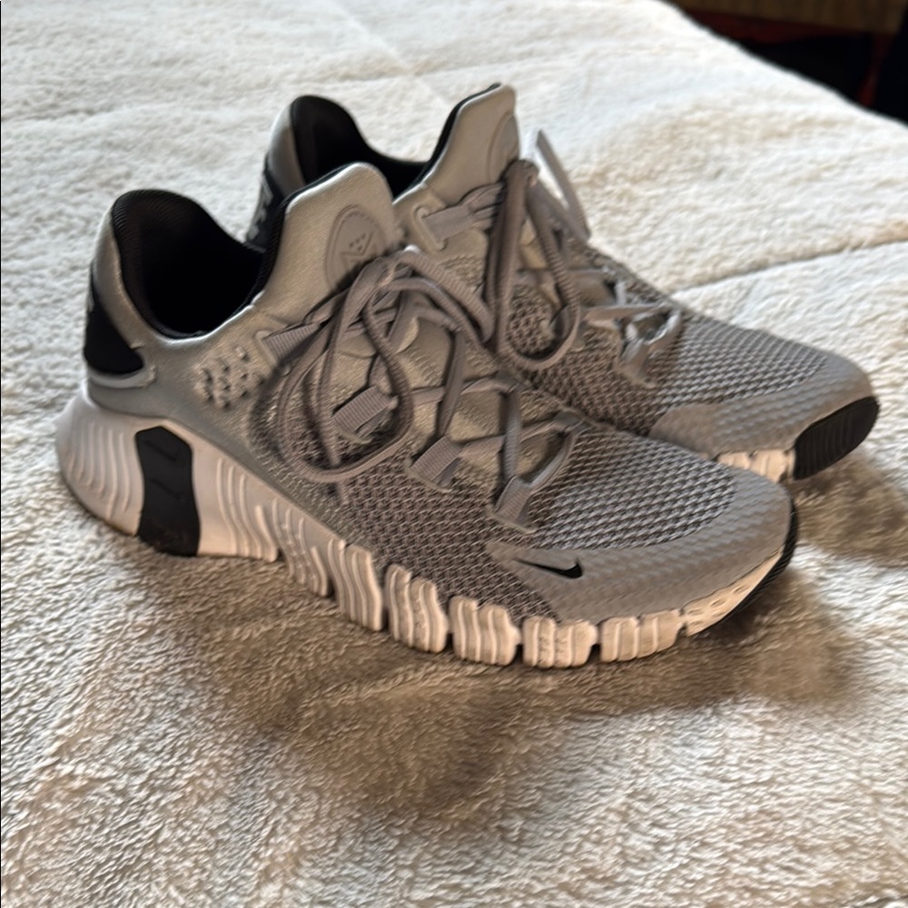 Nike Free Metcon 4 Wolf Grey